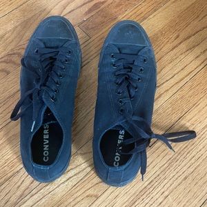 Black low top converse